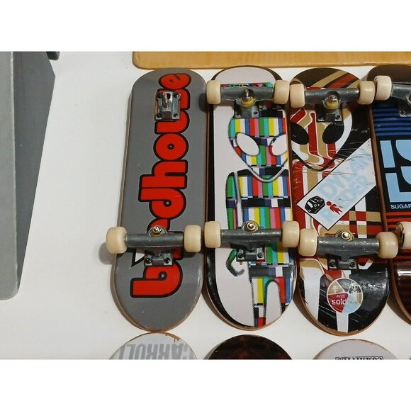 Tech Deck Lot of 14 Boards & Accessories & Ramps - Tony Hawk Skateboarding - Picture 5 of 13